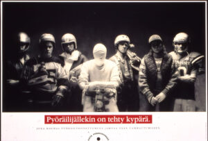 Liikenneturvan pyöräilykypärän käyttöön liittyvä valistusjuliste